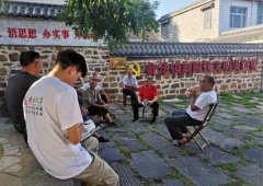 激发了她帮帮他人记实人生的想