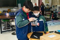 上海师范大学从属金山龙航小学就引进了一套A